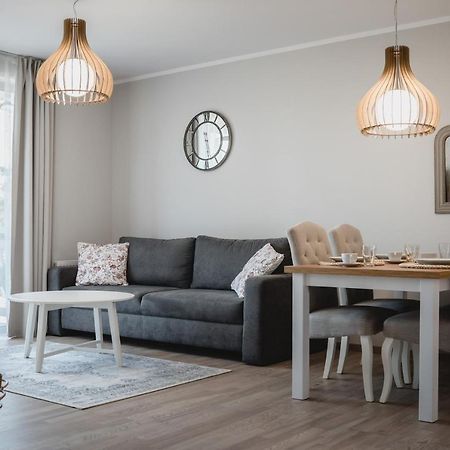 Apartament Rezydencja Park 3 ミエルノ エクステリア 写真