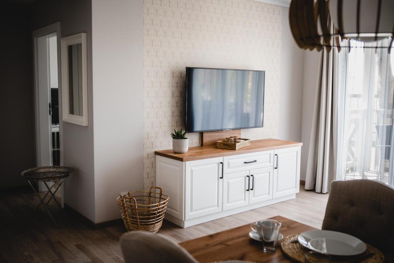 Apartament Rezydencja Park 3 ミエルノ エクステリア 写真