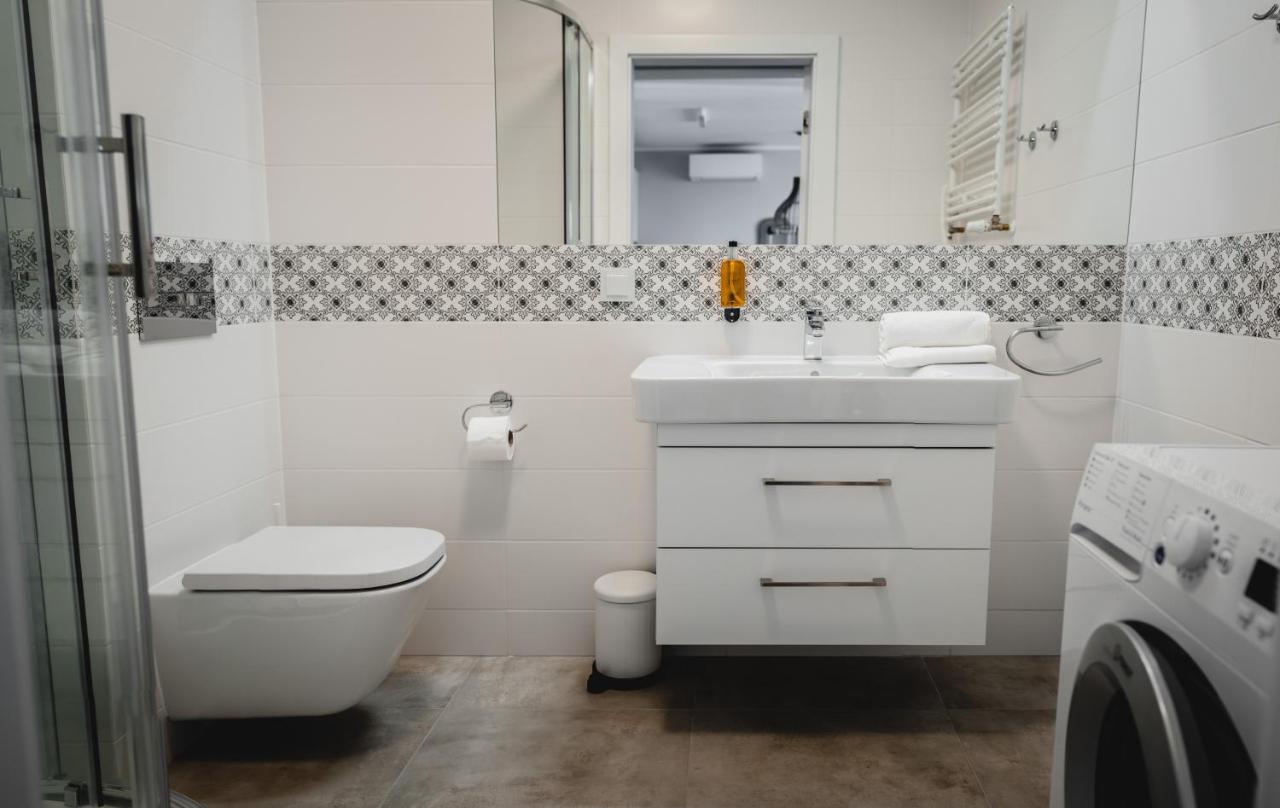 Apartament Rezydencja Park 3 ミエルノ エクステリア 写真